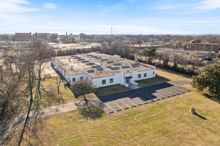 More Photos Of 1500 Algonquin Pky, Louisville Warehouse For Lease