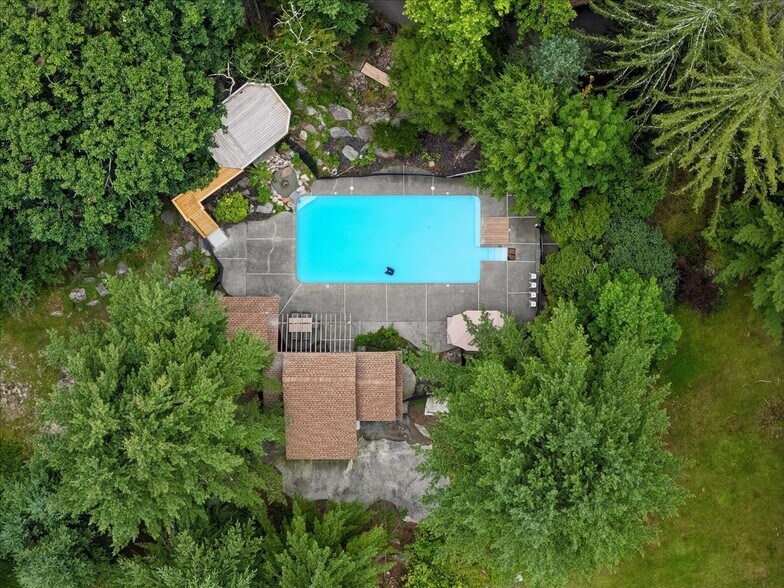 More Photos Of 112 Tawny Fox trl, East Stroudsburg Hospitality For Sale