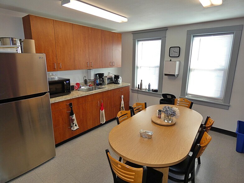 More Photos Of 2495 Elmwood Ave, Buffalo Office For Sale