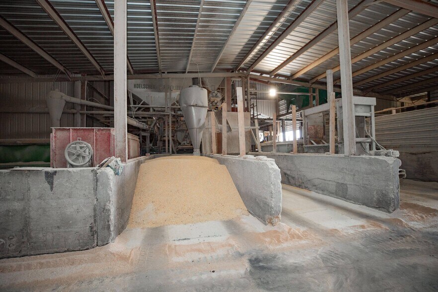 More Photos Of 9705 SE 1300th Rd, Humansville Industrial For Sale