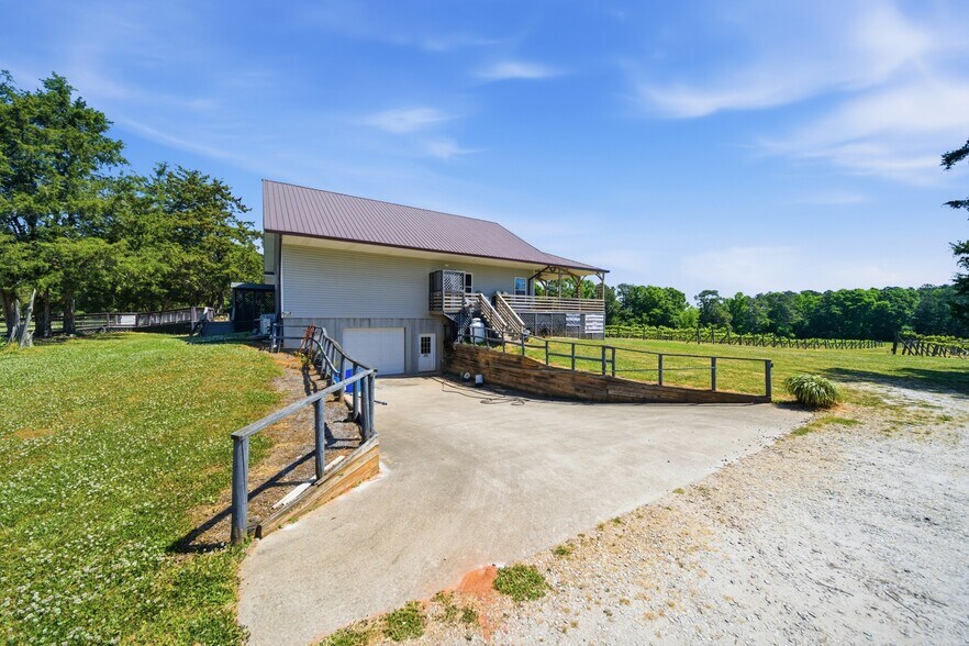 More Photos Of 1650 Dusty Rd, Newberry Winery Vineyard For Sale