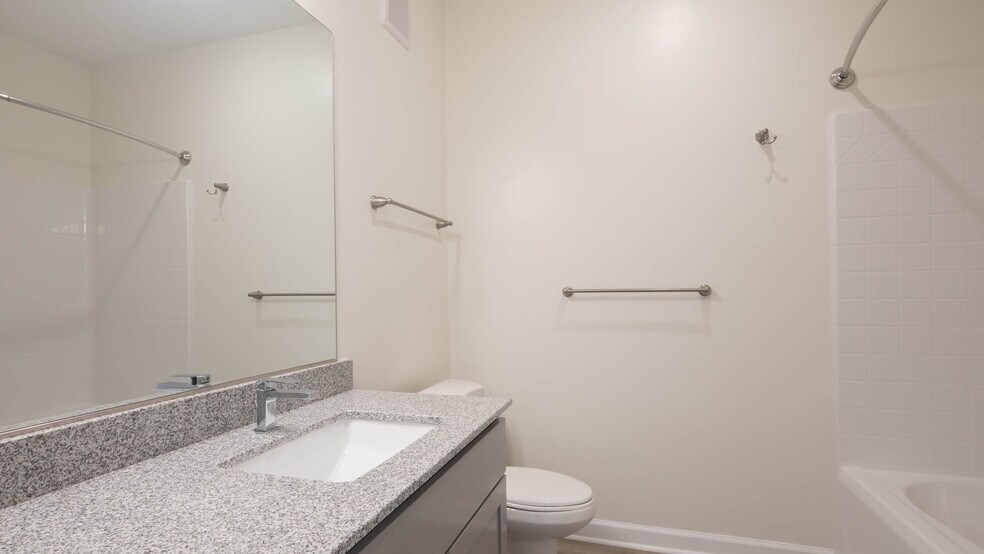 More Photos Of 5401 Commonwealth Centre Pky, Midlothian Apartments For Sale