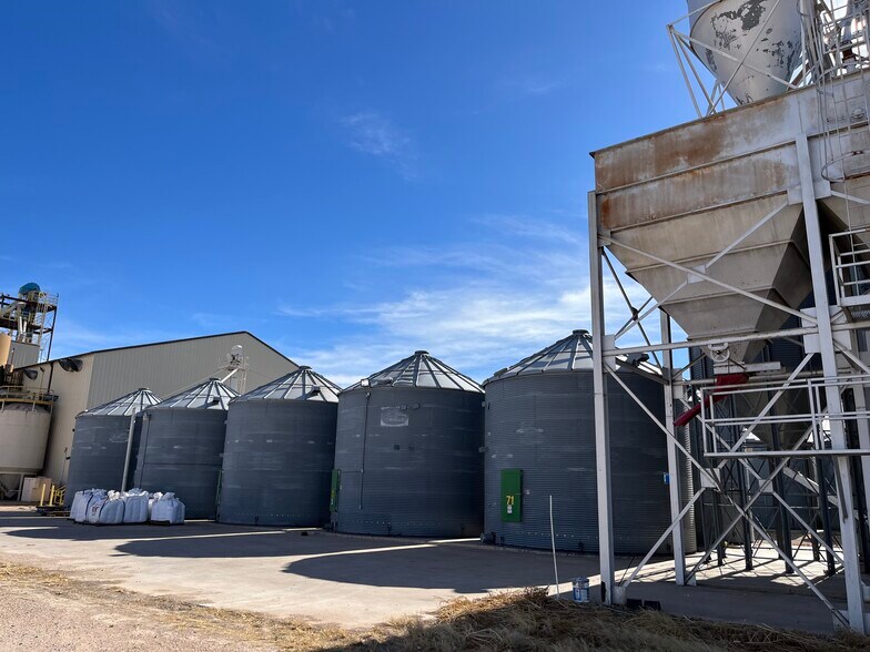 More Photos Of 403 S Monroe St, New Deal Industrial For Sale