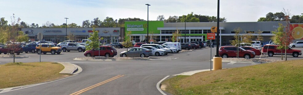 More Photos Of 1551 E Nine Mile Rd, Pensacola Storefront For Lease