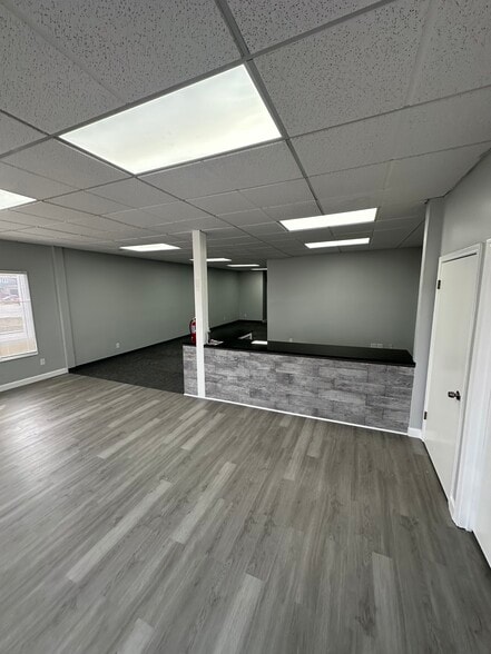 More Photos Of 415 S Kansas Ave, Olathe Warehouse For Sale