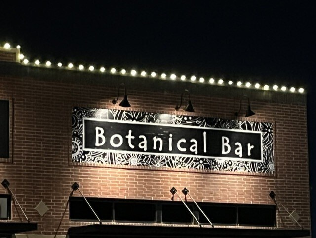 More Photos Of 120 NE 150th St, Edmond Storefront For Lease