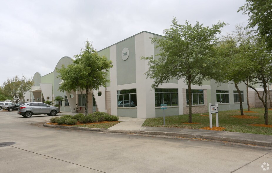 More Photos Of 9655 Florida Mining Blvd W, Jacksonville Warehouse For Lease