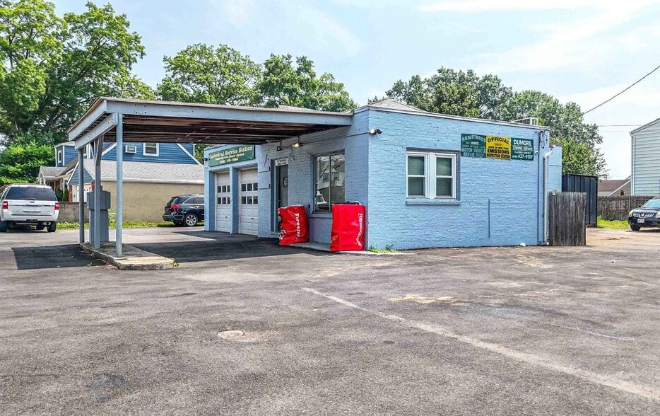 Primary Photo Of 1119 Tulip Ave, Franklin Square Auto Repair For Sale