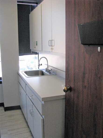 More Photos Of 330 Borthwick Ave, Portsmouth Medical For Lease