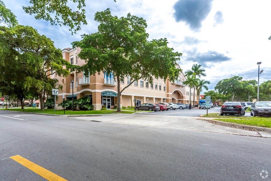 More Photos Of 15600 NW 67th Ave, Miami Lakes Office For Lease