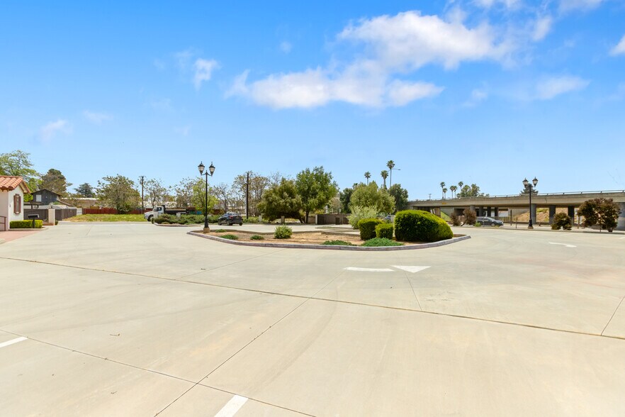 More Photos Of 635 Veile Ave, Beaumont Office For Lease