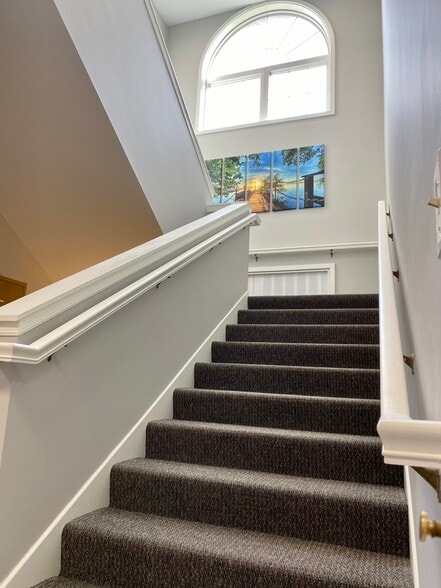 More Photos Of 6542 Regency Ln, Eden Prairie Office For Lease