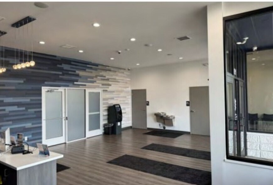 More Photos Of 1901 S Mission St, Mount Pleasant General Retail For Lease
