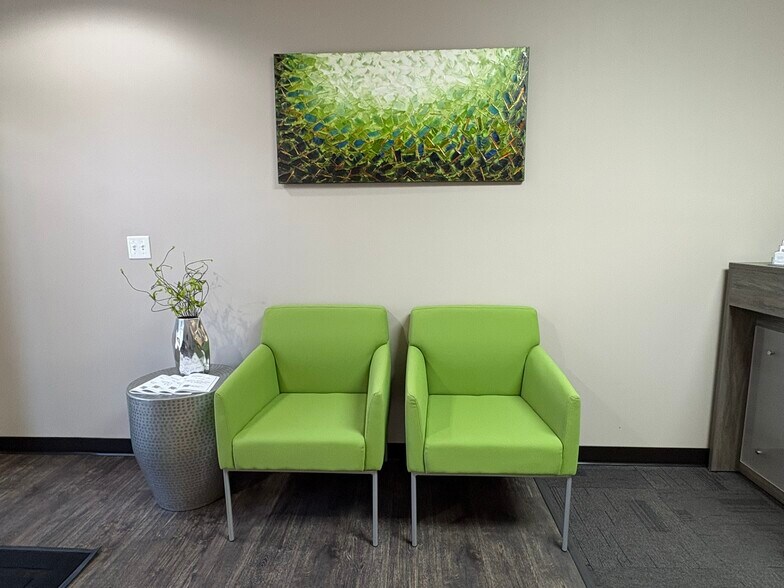 More Photos Of 402-404 S Scott Rd, Fort Wayne Showroom For Sale
