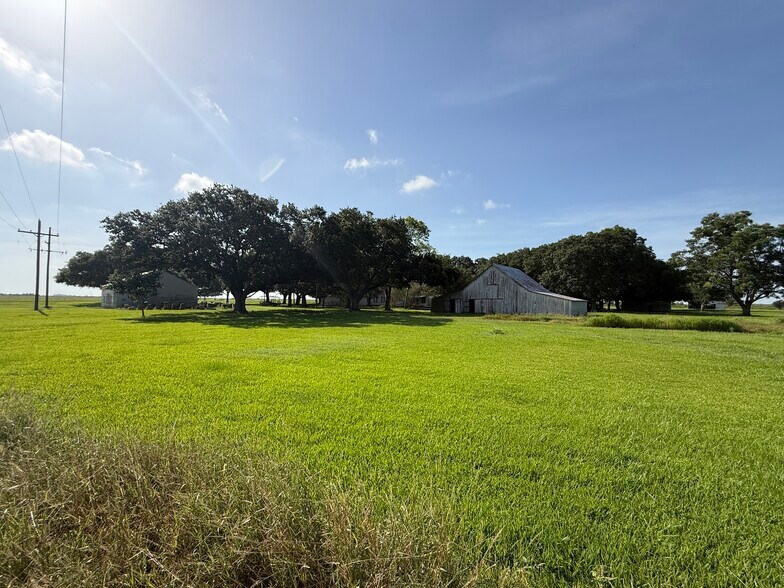 More Photos Of 525 Olede Devillier Road, Winnie Land For Sale