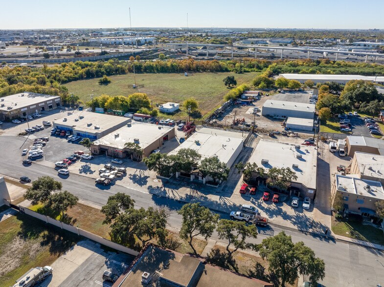 More Photos Of 4410-4414 Centergate St, San Antonio Warehouse For Sale