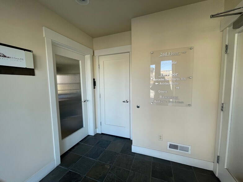 More Photos Of 226 California Ave, Reno Office For Lease