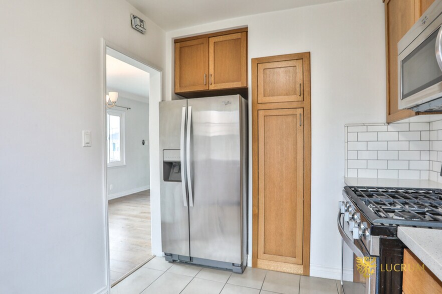 More Photos Of 854 Alandele Ave, Los Angeles Apartments For Sale