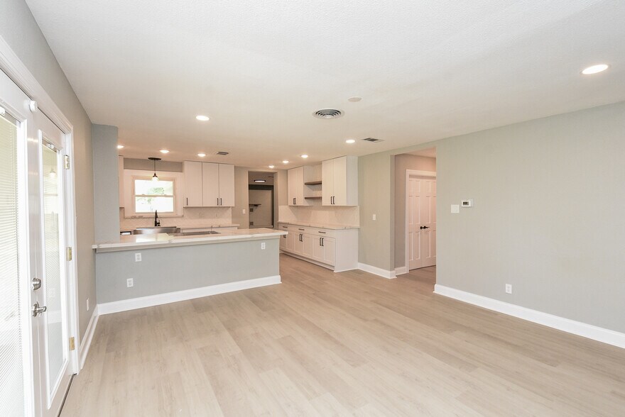 More Photos Of 19022 Old Mueschke Rd, Tomball Medical For Lease