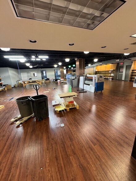 More Photos Of 5960 Atlanta Hwy, Alpharetta Storefront Retail Office For Sale
