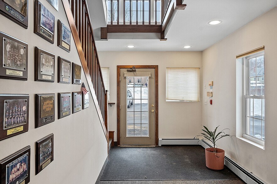 More Photos Of 32 School St, Leominster Office For Lease