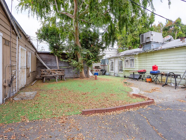 More Photos Of 10746 Magnolia Blvd, North Hollywood Medical For Sale