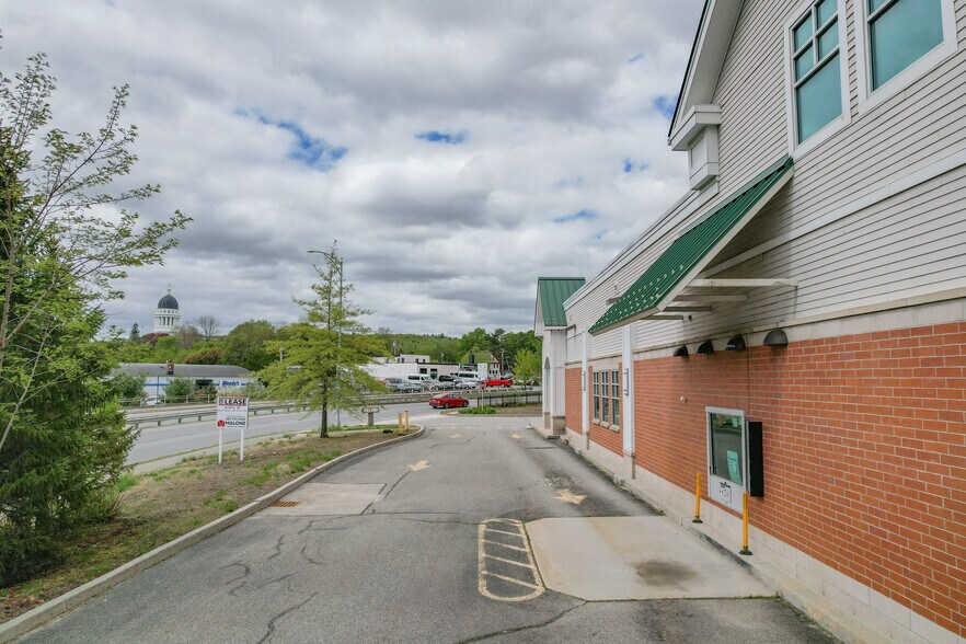 More Photos Of 403 Water St, Augusta Drugstore For Lease