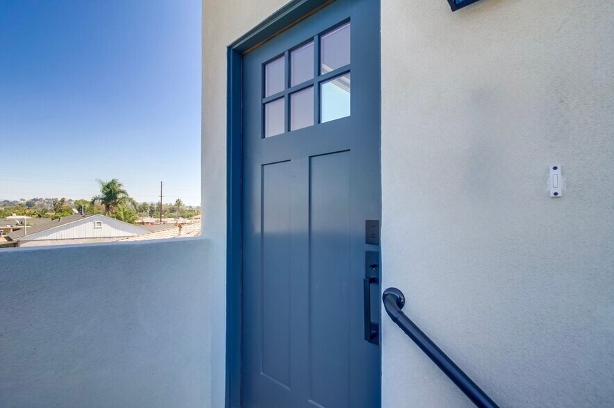 More Photos Of 752 1/2 W 9th Ave, Escondido Apartments For Sale