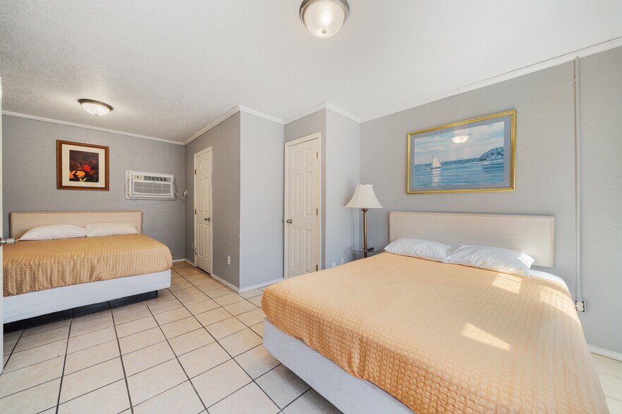 More Photos Of 309 S Fulton Beach Rd, Rockport Hotel For Sale