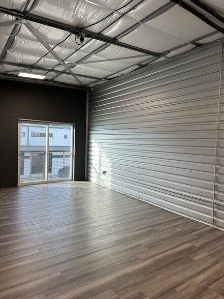 More Photos Of 529 SH 46 E, Boerne Warehouse For Sale