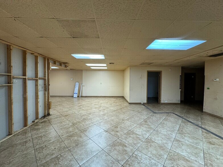 More Photos Of 1010 Us-27 Hwy, Sebring Office For Lease