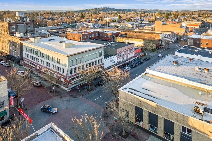 More Photos Of 302 N Tower Ave, Centralia General Retail For Sale