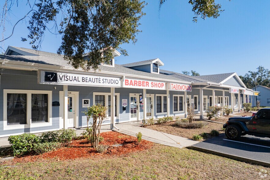 More Photos Of 114-118 E Bloomingdale Ave, Brandon Storefront Retail Office For Lease