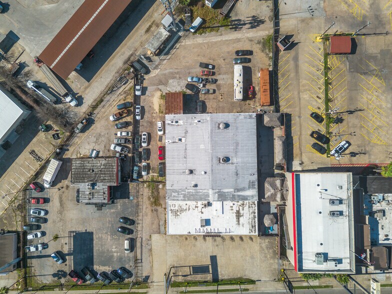 More Photos Of 10550 Gulf Fwy, Houston Light Distribution For Lease