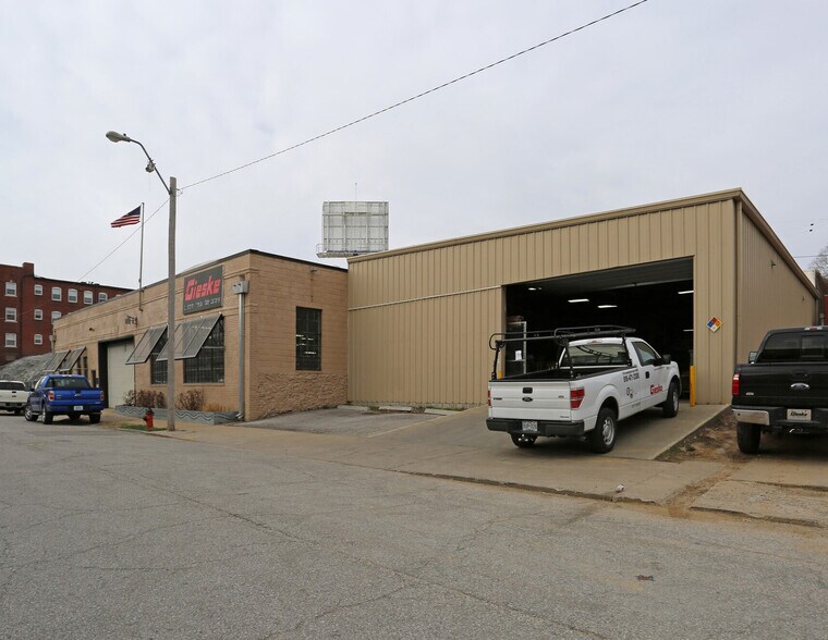 Primary Photo Of 1724 Washington St, Kansas City Manufacturing For Sale