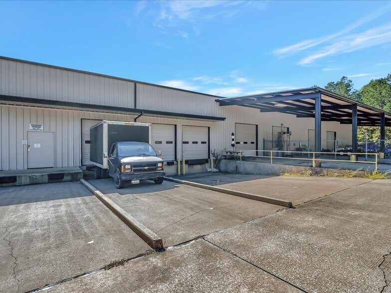 More Photos Of 3804 South St, Nacogdoches Warehouse For Sale
