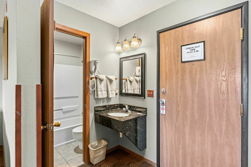 More Photos Of 205 Beaver Lodge Rd, Frisco Hotel For Sale