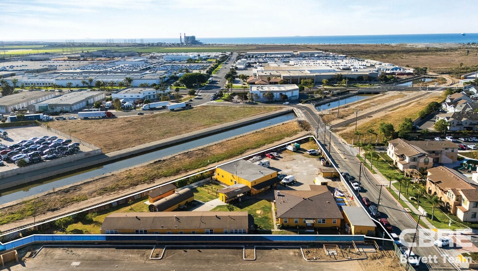 Primary Photo Of 5690 Cypress Rd, Oxnard Apartments For Sale