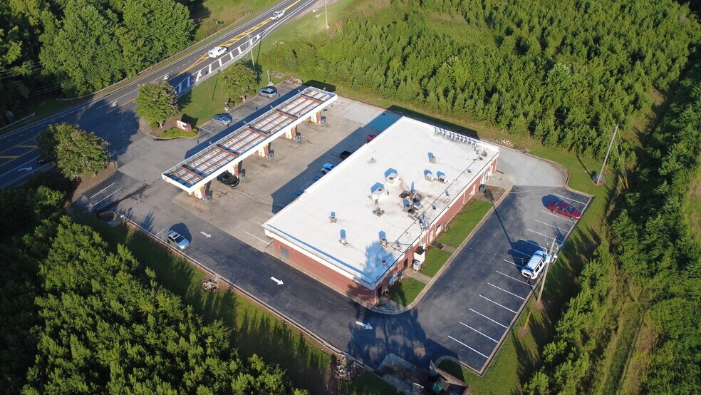 More Photos Of 5775 Phil Niekro Blvd, Flowery Branch Service Station For Lease