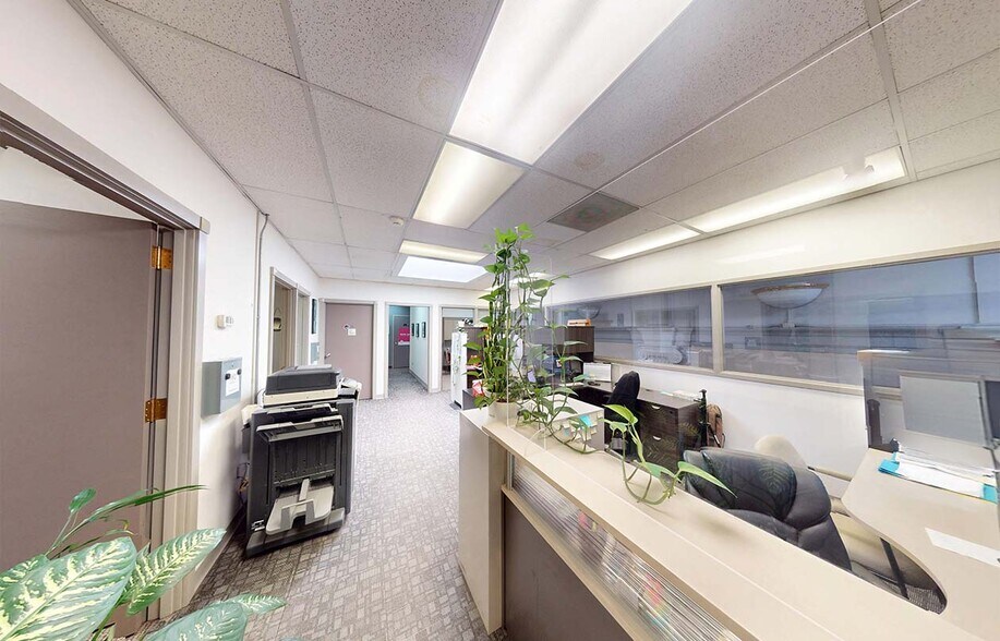 More Photos Of 426 Portage Av, Winnipeg Office For Sale