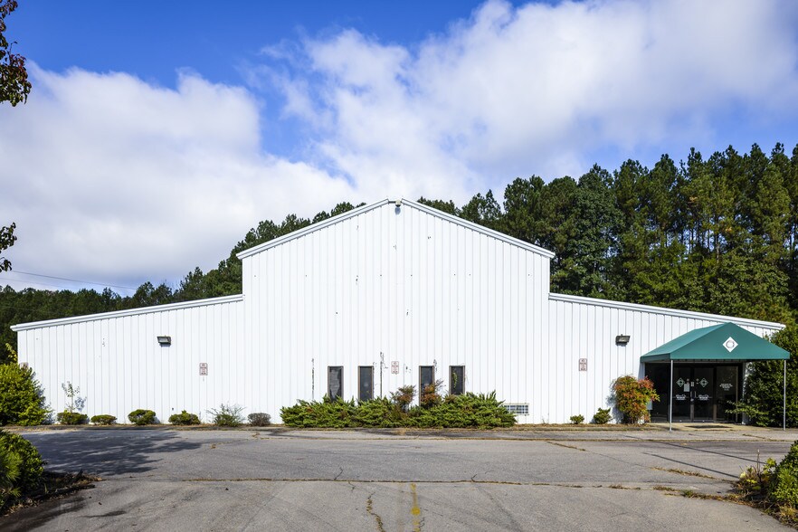 More Photos Of 24 Colonial Downs Pl, Alberta Veterinarian Kennel For Lease