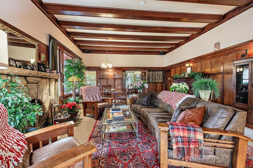 More Photos Of 455 N Oregon St, Jacksonville Hospitality For Sale