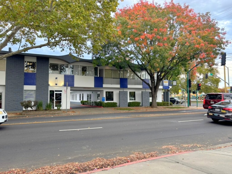 More Photos Of 930 Alhambra Blvd, Sacramento Office For Lease