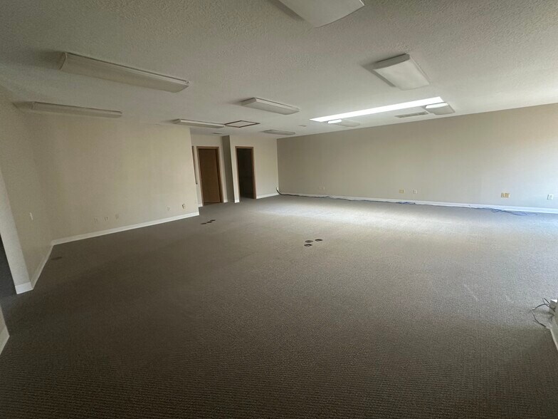 More Photos Of 259 SW 1st Ave, Canby Office For Lease