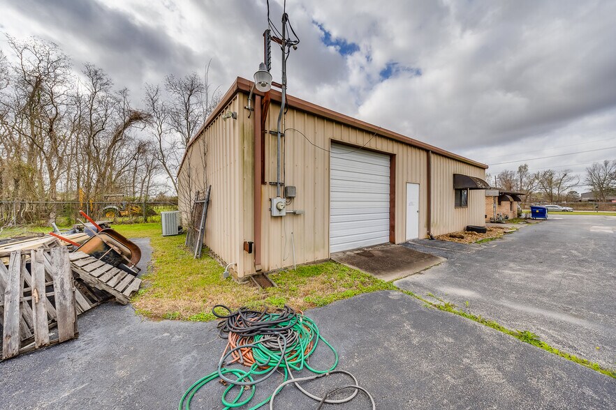 More Photos Of 27228 E Hardy Rd, Spring Warehouse For Sale