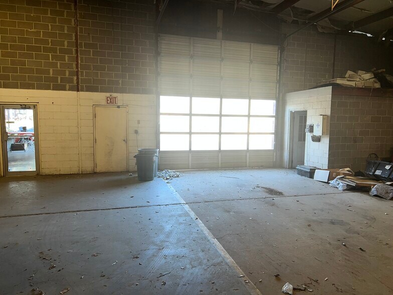More Photos Of 757 North St, Ashburn Auto Dealership For Sale