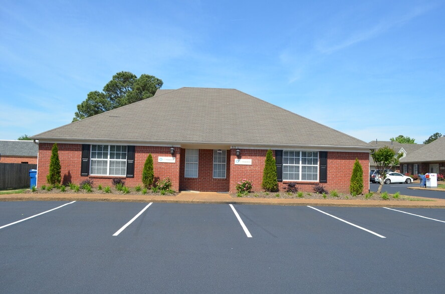 Primary Photo Of 311 Poplar View Ln W, Collierville Office For Lease