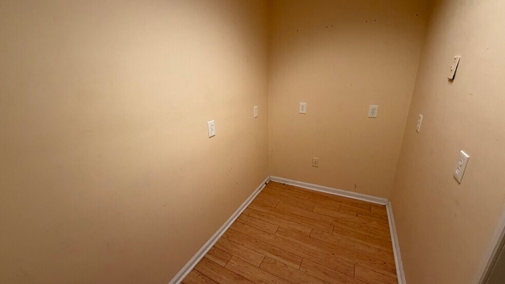 More Photos Of 135-137 Northampton St, Easton Storefront Retail Residential For Lease