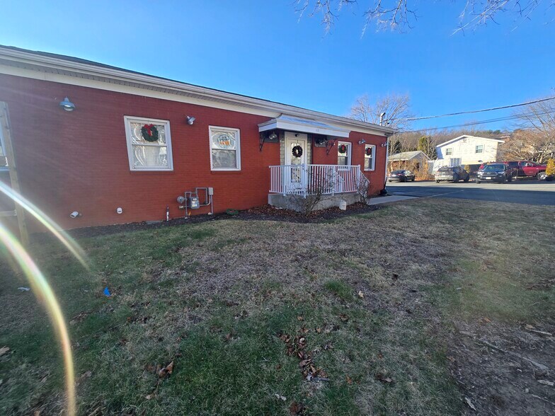 More Photos Of 48 School St, Lincoln Restaurant For Sale