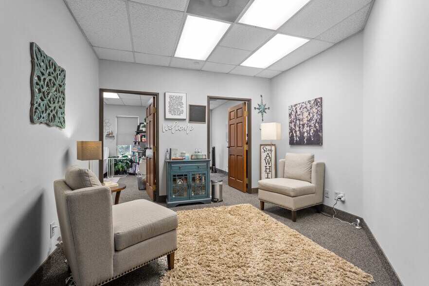 More Photos Of 17734 Preston Rd, Dallas Office For Sale